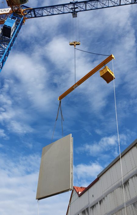 2 Tonne Counter Balance Beam Lifting Wall Panels Under An Overhang.