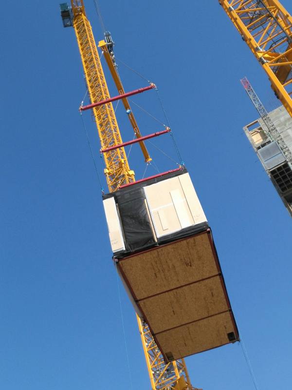 Hire Of A Multipoint Beam In Conjunction With 3 Telescopic Beams To Lift Modular Buildings