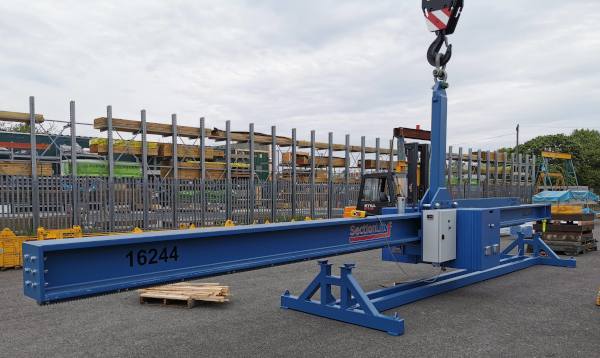 Remote Control 8 Tonne / 4 Tonne Electric Counter Balance Beam And Stand Designed To Work In Temperatures Of -40°c.